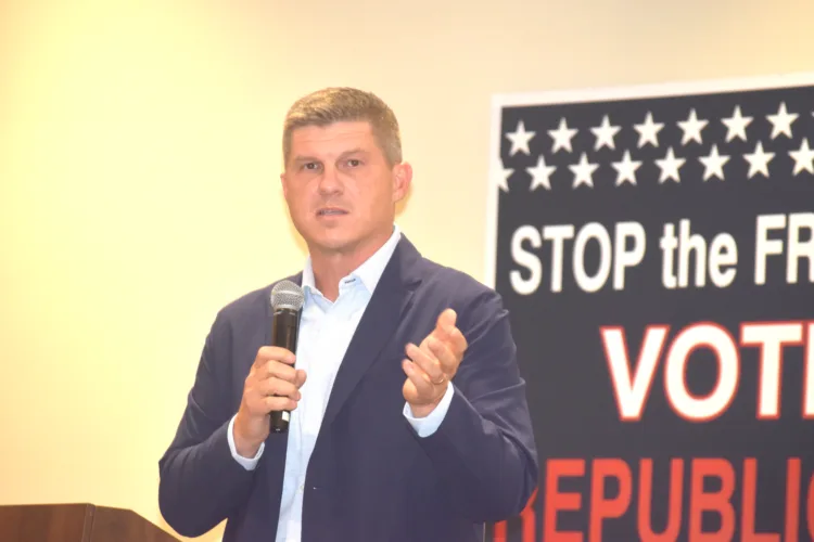 Finstad talks about fraud at GOP fundraiser